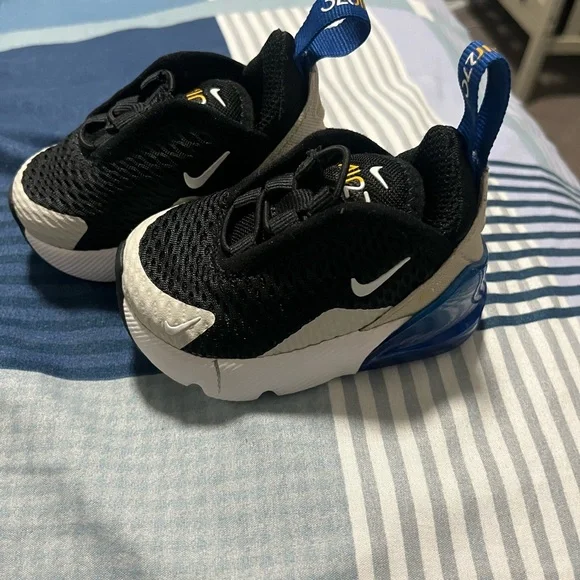 Nike Kids Black and White Sneakers with Blue Accents - Picture 2 of 4